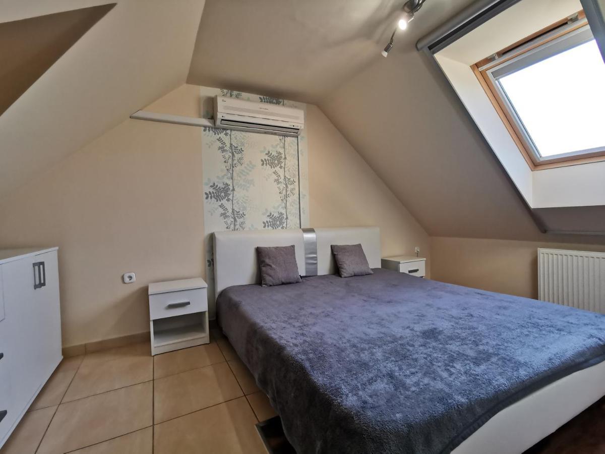 Galery Apartman Gyula Ngoại thất bức ảnh